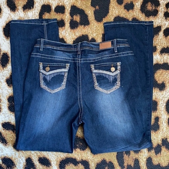 Embellished Pocket Dark Wash Distressed Denim Jeans women 18 - Picture 8 of 13